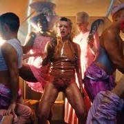 Der musikalische text F**K YOUR FACE von PEACHES ist auch in dem Album vorhanden No lube so rude (2026)