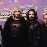 Der musikalische text HERE COMES THE NIGHT von TOKIO HOTEL ist auch in dem Album vorhanden 2001 (2022)