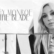 Der musikalische text I'M GOOD AT LEAVIN' von ASHLEY MONROE ist auch in dem Album vorhanden The blade (2015)