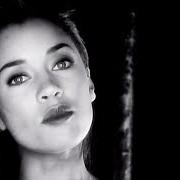 Der musikalische text THE RIGHT STUFF von VANESSA WILLIAMS ist auch in dem Album vorhanden Greatest hits - the first ten years (1998)