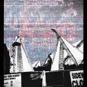 Der musikalische text $2,400,000 von BOMB THE MUSIC INDUSTRY! ist auch in dem Album vorhanden Scrambles (2009)