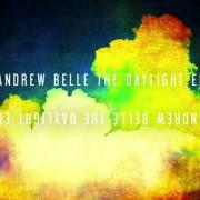 Der musikalische text ALL THOSE PRETTY LIGHTS von ANDREW BELLE ist auch in dem Album vorhanden The daylight (2012)