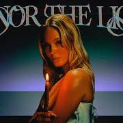 Der musikalische text LIGHT A CANDLE von ZARA LARSSON ist auch in dem Album vorhanden Honor the light (2023)