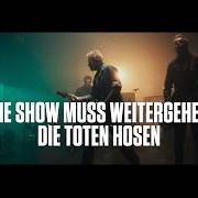 Der musikalische text TRINK AUS, WIR MÜSSEN GEHEN! von DIE TOTEN HOSEN ist auch in dem Album vorhanden Trink aus, wir müssen gehen! (2026)