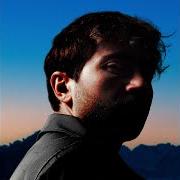 Derrière les montagnes Derrière les montagnes