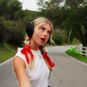 Der musikalische text LUCY von CLAIRE ROSINKRANZ ist auch in dem Album vorhanden Lucy (2025)