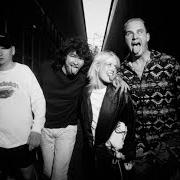 Der musikalische text MOTORBIKE SONG von AMYL AND THE SNIFFERS ist auch in dem Album vorhanden Cartoon darkness (2024)