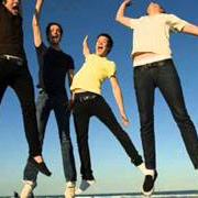 Der musikalische text ASTRONAUT von FAKE PROBLEMS ist auch in dem Album vorhanden How far our bodies go (2007)