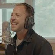 Der musikalische text SAVE A PLACE FOR ME von JAMES MORRISON ist auch in dem Album vorhanden Fight another day (2025)